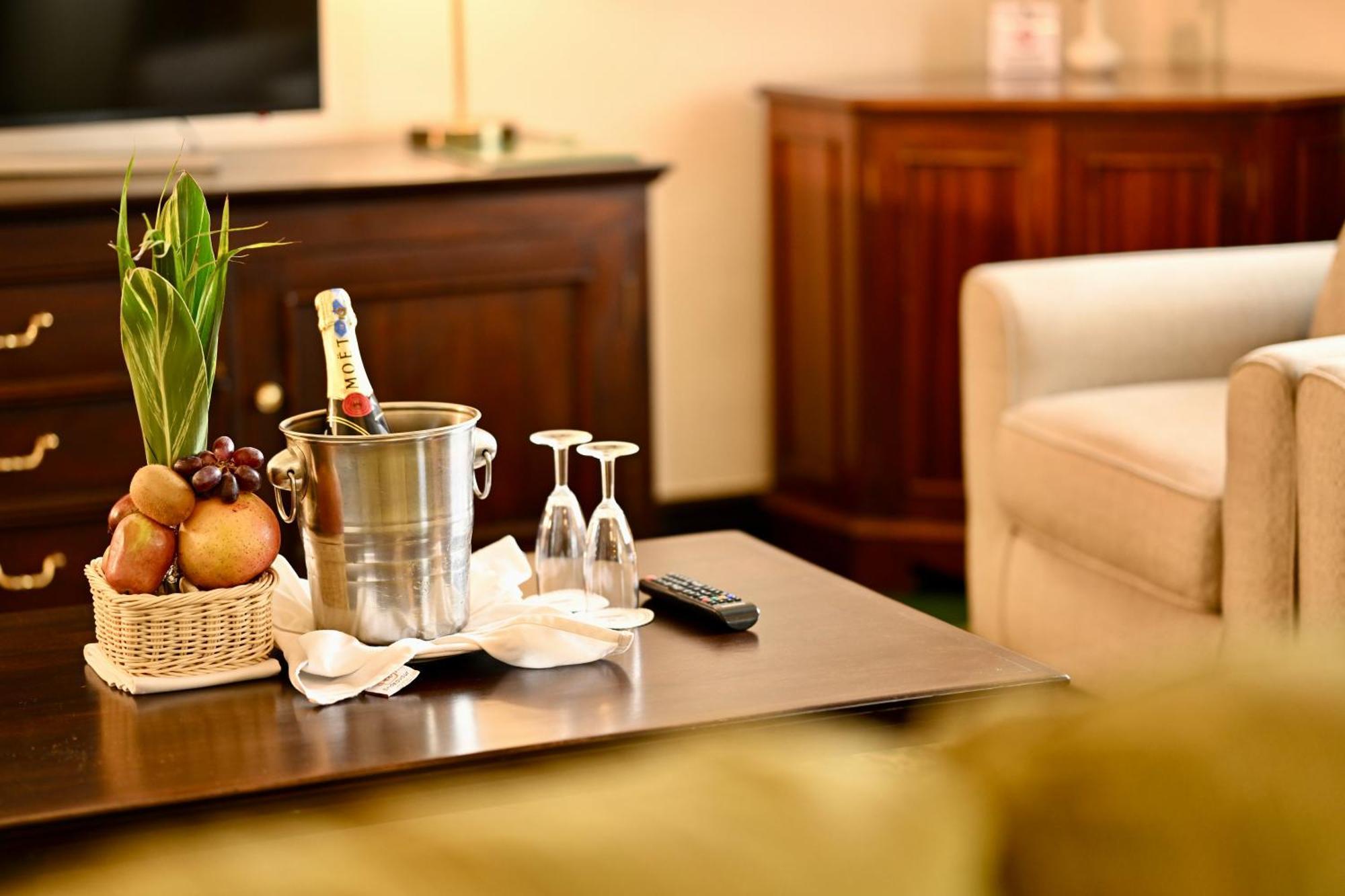 Midland Hotel ナクル エクステリア 写真